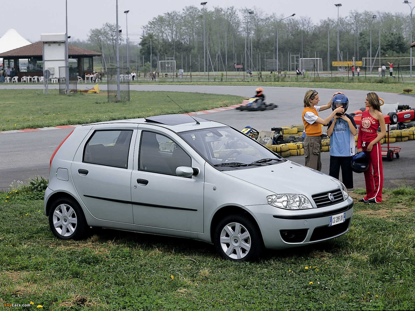 Fiat Punto 5-door (188) 2003–07 photos (1600 x 1200)