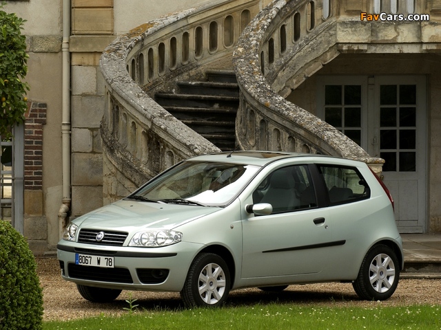 Fiat Punto 3-door (188) 2003–07 wallpapers (640 x 480)