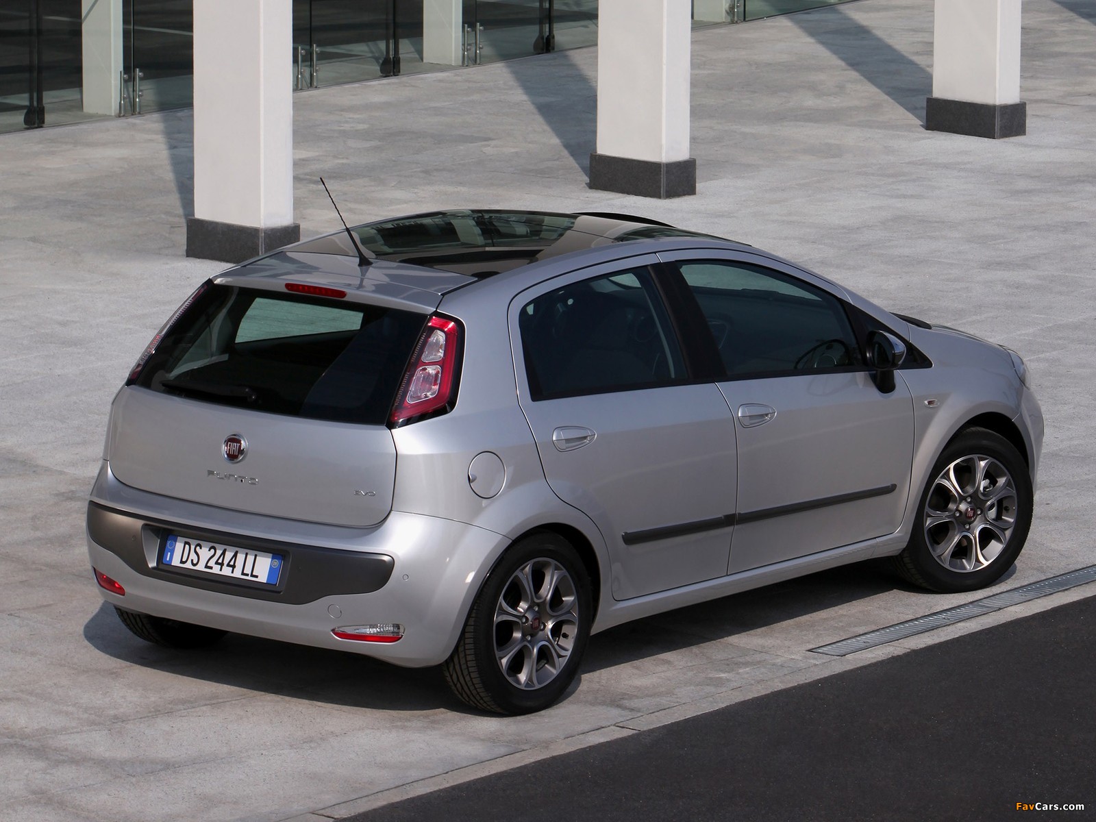 Fiat Punto Evo 5-door (199) 2009–12 pictures (1600 x 1200)