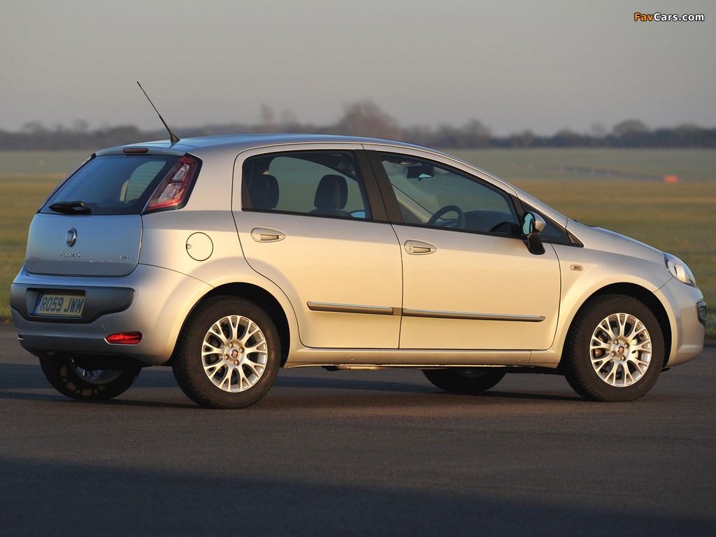 Fiat Punto Evo 5-door UK-spec (199) 2010–12 photos (1024 x 768)