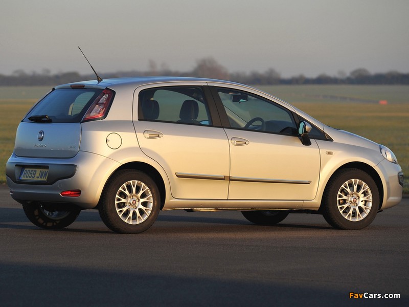 Fiat Punto Evo 5-door UK-spec (199) 2010–12 photos (800 x 600)