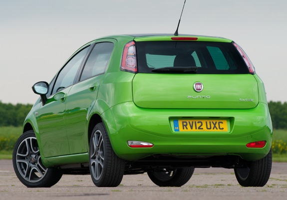 Fiat Punto TwinAir 5-door UK-spec (199) 2012–13 photos