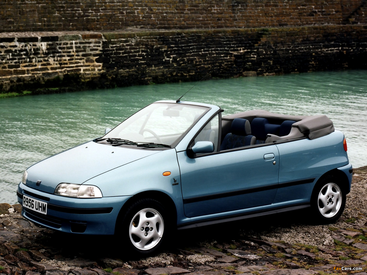 Images of Fiat Punto Cabrio ELX UK-spec (176) 1994–2000 (1280 x 960)