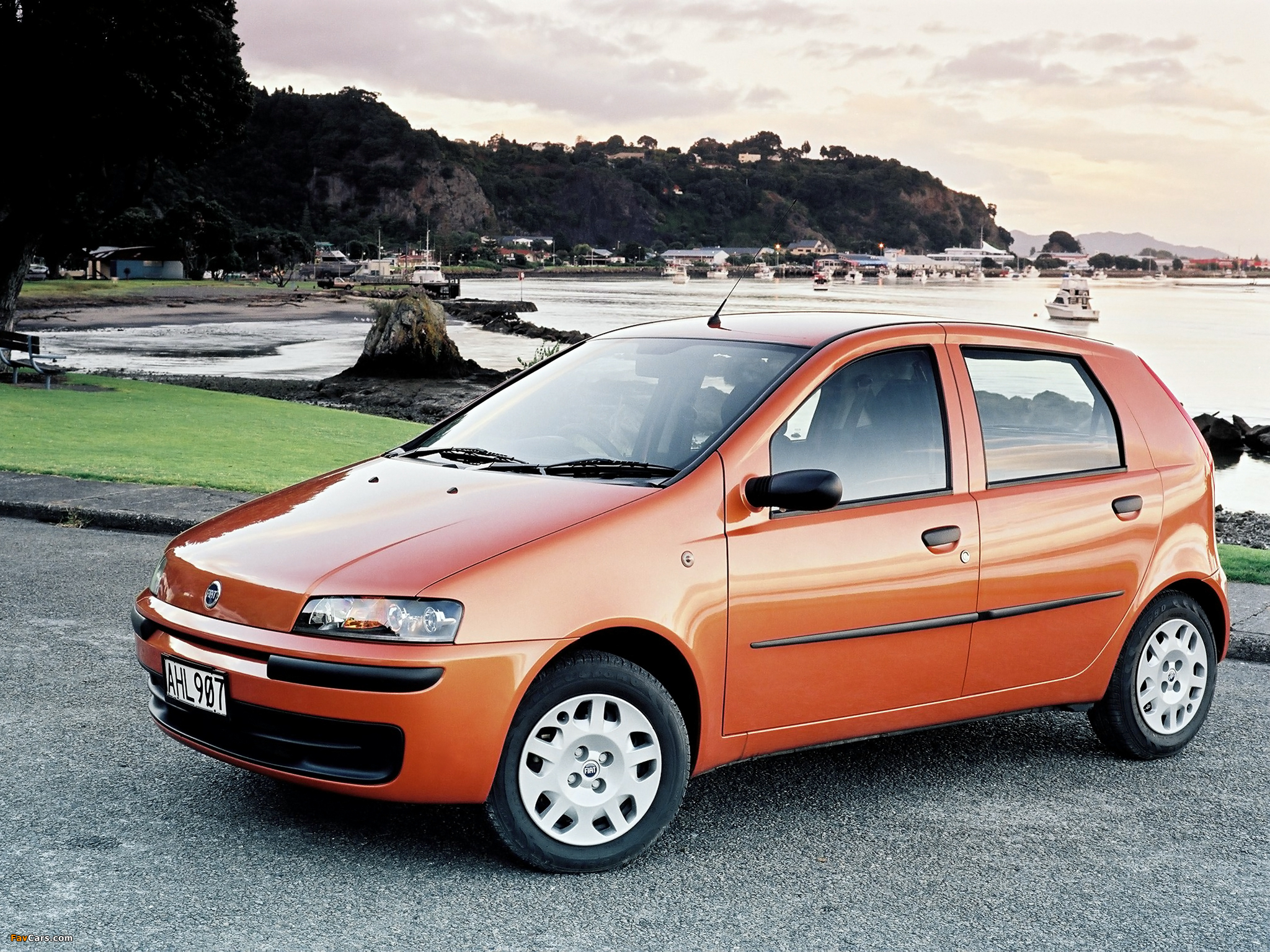 Images of Fiat Punto 5-door NZ-spec (188) 2002–03 (2048 x 1536)