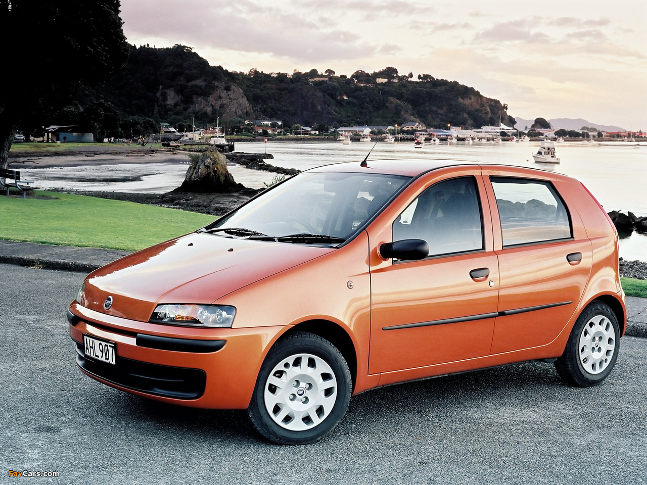 Images of Fiat Punto 5-door NZ-spec (188) 2002–03 (1280 x 960)