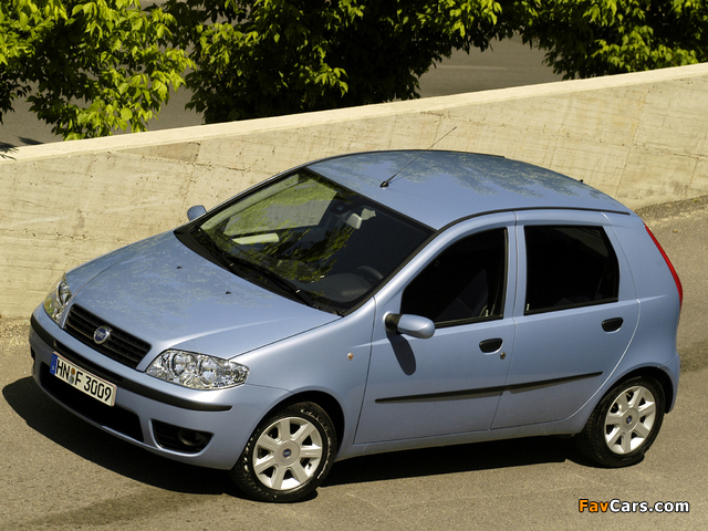 Images of Fiat Punto 5-door (188) 2003–07 (640 x 480)