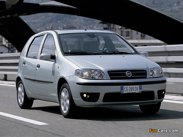 Images of Fiat Punto 5-door (188) 2003–07 (640 x 480)