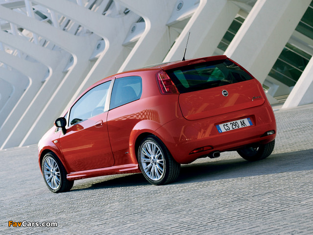 Images of Fiat Grande Punto 3-door (199) 2005–12 (640 x 480)