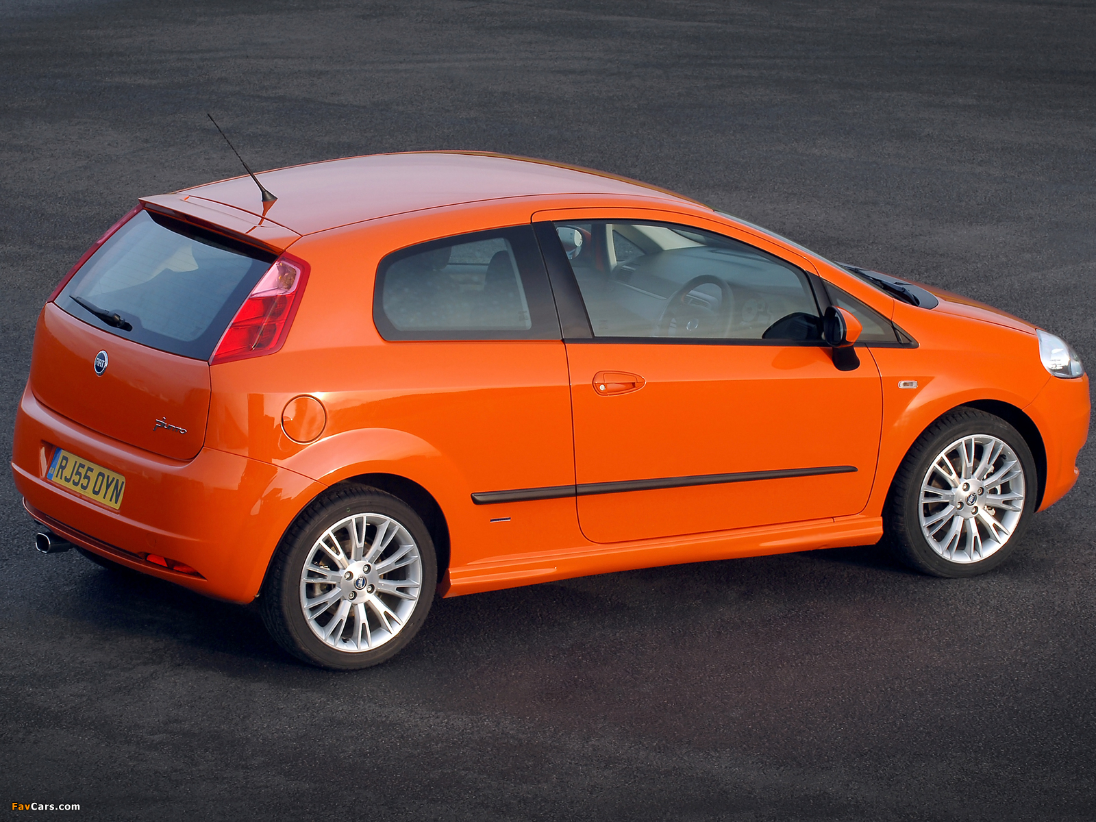 Images of Fiat Grande Punto 3-door UK-spec (199) 2006–10 (1600 x 1200)