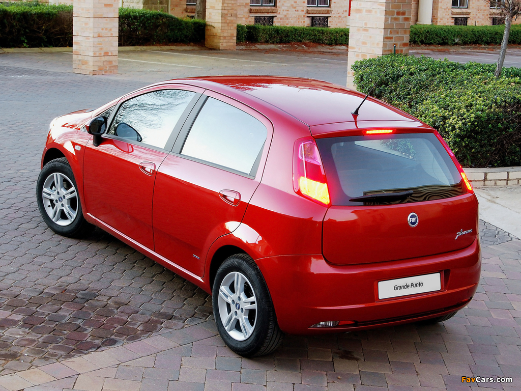 Images of Fiat Grande Punto 5-door ZA-spec (199) 2006–09 (1024 x 768)