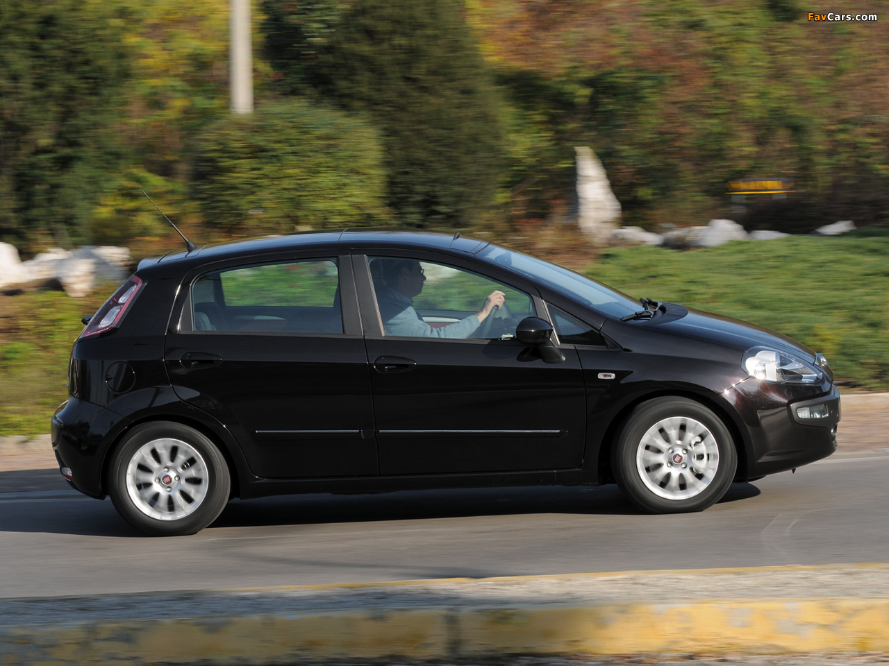 Images of Fiat Punto Evo 5-door (199) 2009–12 (1280 x 960)