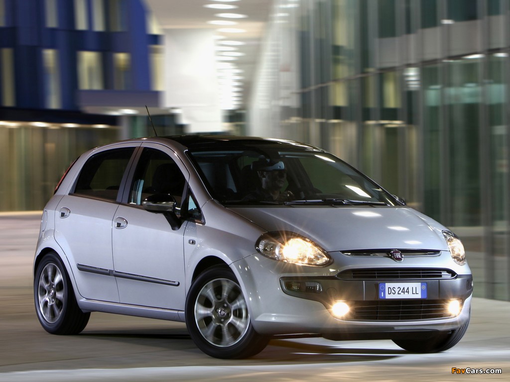 Images of Fiat Punto Evo 5-door (199) 2009–12 (1024 x 768)
