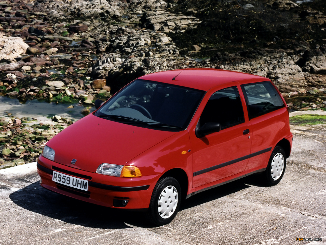 Photos of Fiat Punto 3-door UK-spec (176) 1993–99 (1280 x 960)