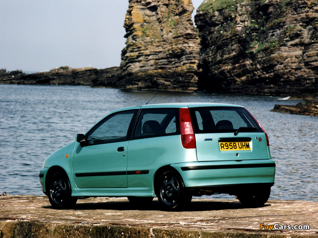 Photos of Fiat Punto GT UK-spec (176) 1994–99 (640 x 480)