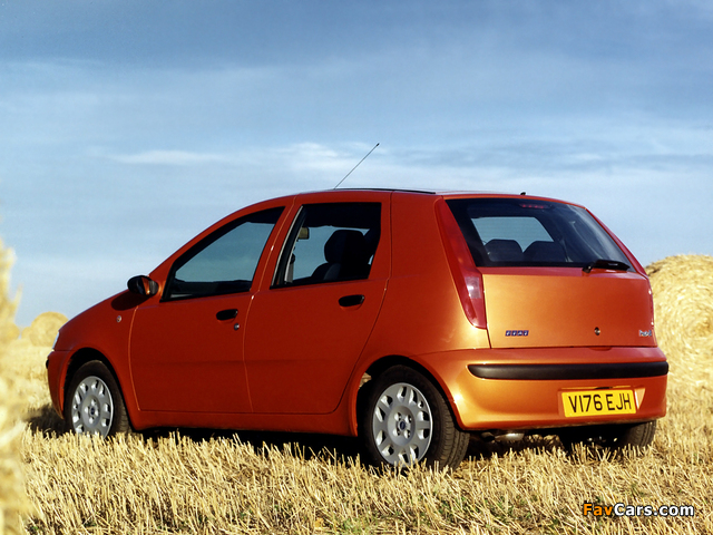 Photos of Fiat Punto 5-door UK-spec (188) 1999–2003 (640 x 480)