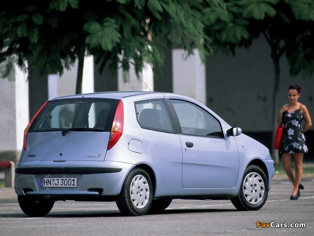 Photos of Fiat Punto 3-door (188) 1999–2003 (640 x 480)