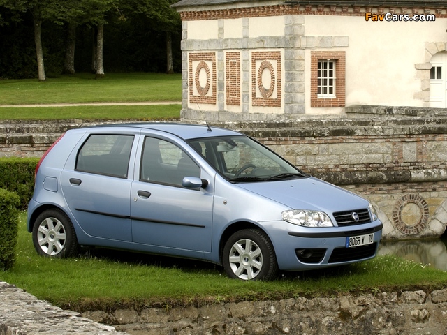 Photos of Fiat Punto 5-door (188) 2003–07 (640 x 480)