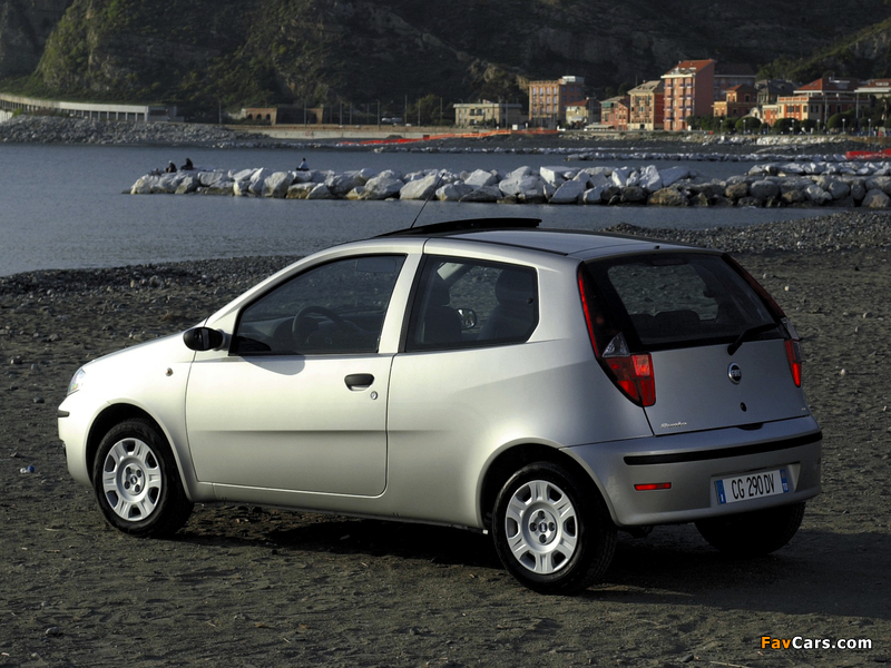 Photos of Fiat Punto 3-door (188) 2003–07 (800 x 600)