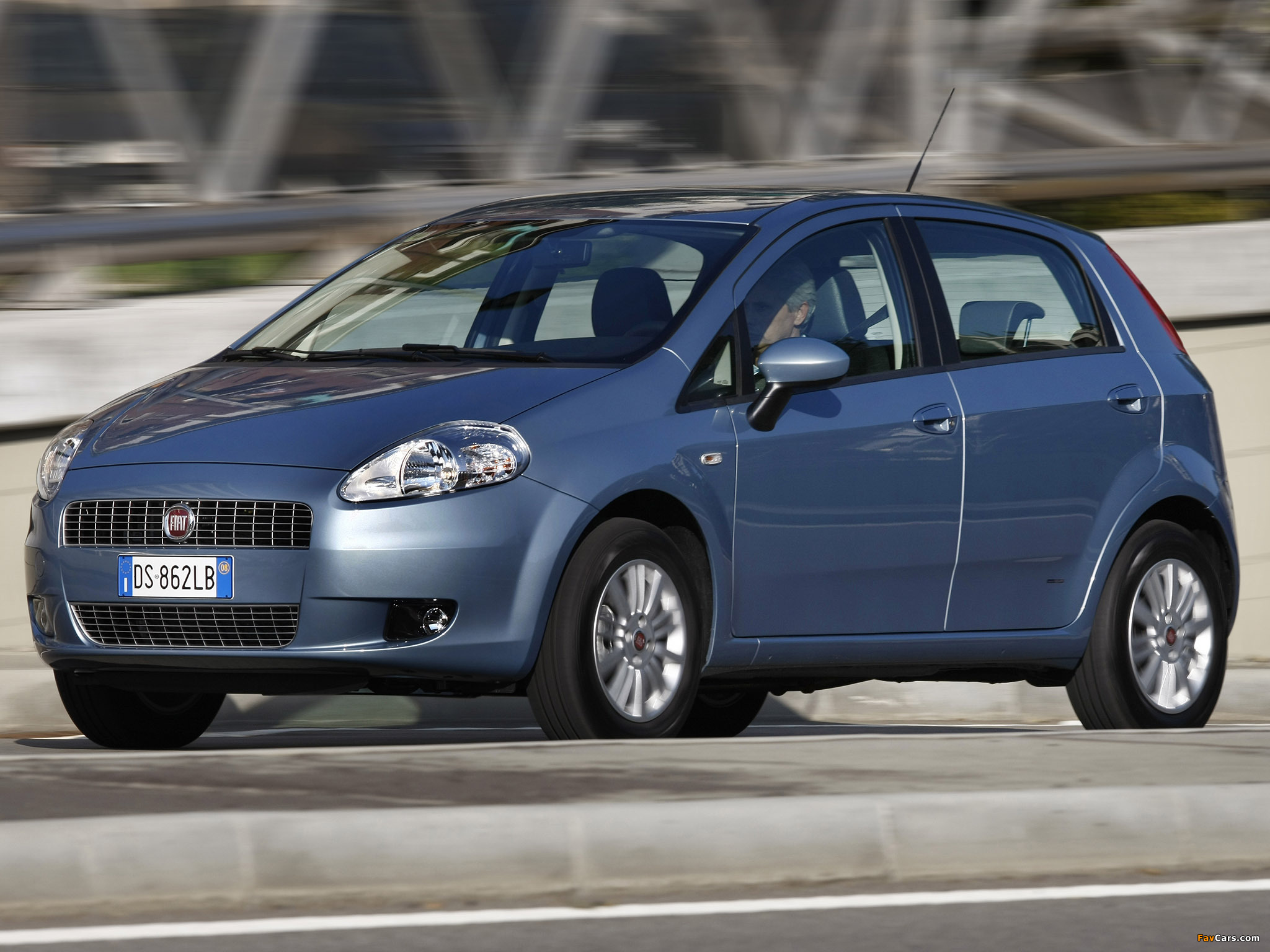 Photos of Fiat Grande Punto Natural Power 5-door (199) 2008–12 (2048 x 1536)