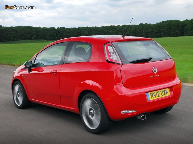 Photos of Fiat Punto 3-door UK-spec (199) 2012 (640 x 480)