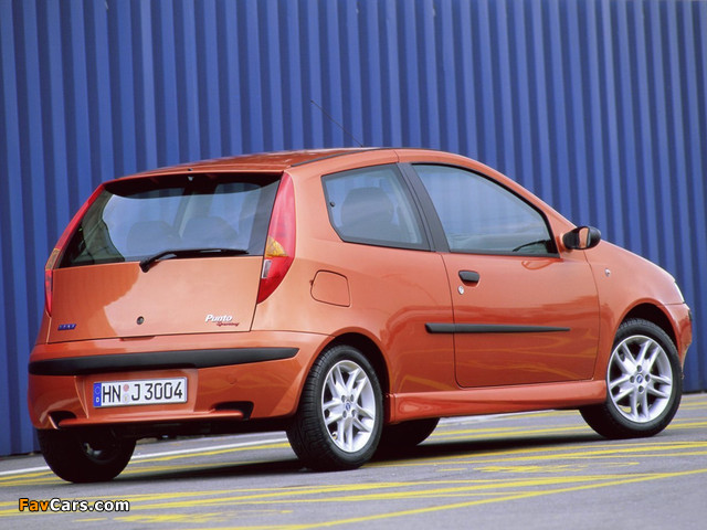 Pictures of Fiat Punto Sporting (188) 1999–2003 (640 x 480)