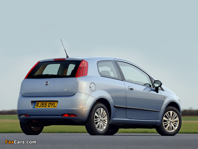 Pictures of Fiat Grande Punto 3-door UK-spec (199) 2006–10 (640 x 480)