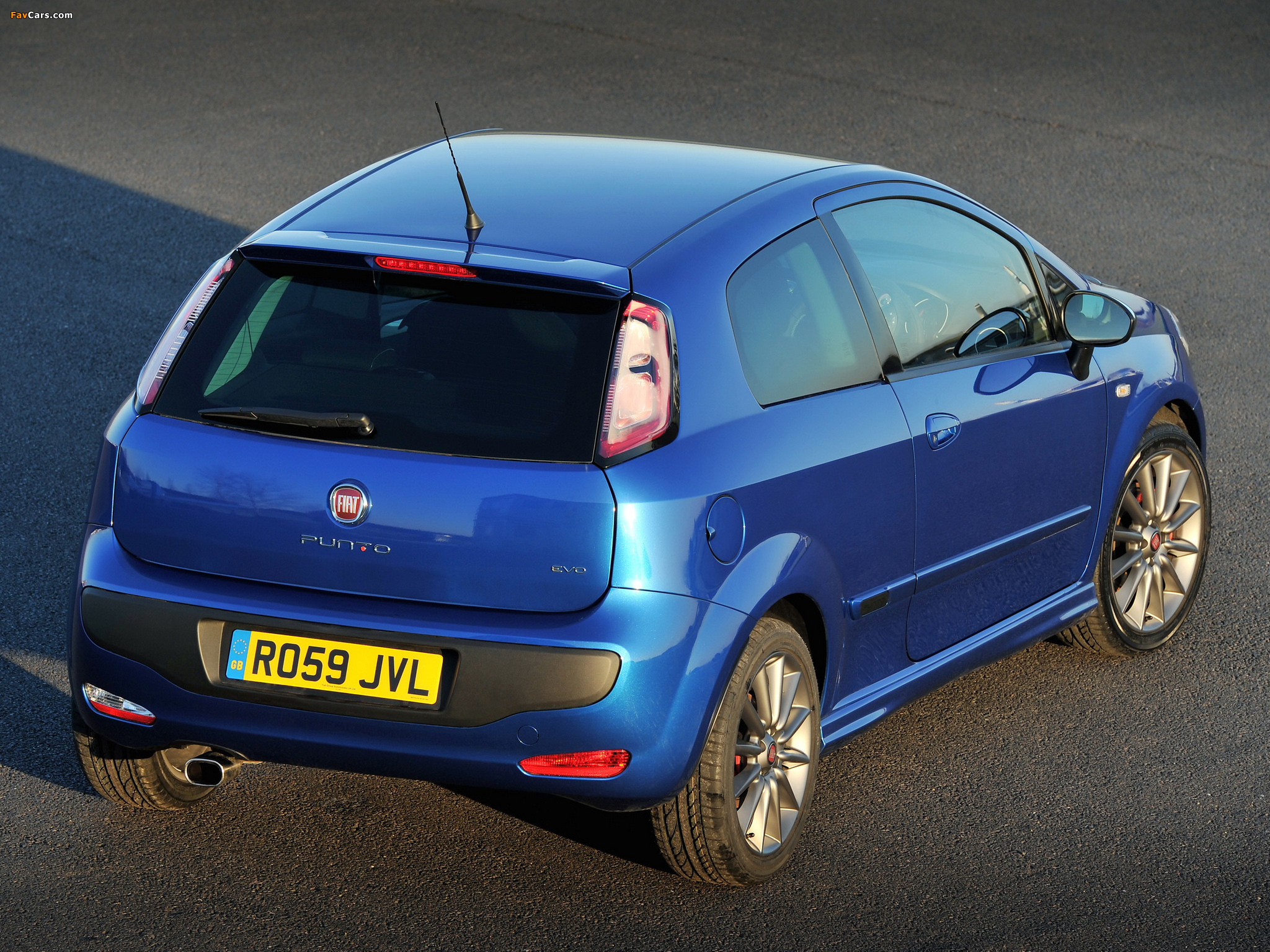 Pictures of Fiat Punto Evo 3-door UK-spec (199) 2010–12 (2048 x 1536)