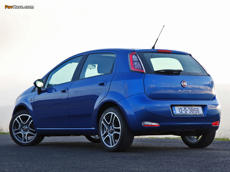 Pictures of Fiat Punto 5-door UK-spec (199) 2012 (800 x 600)