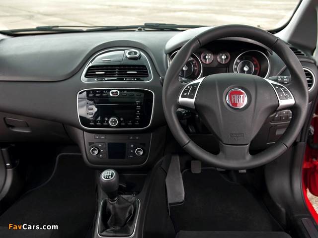Pictures of Fiat Punto 3-door UK-spec (199) 2012 (640 x 480)