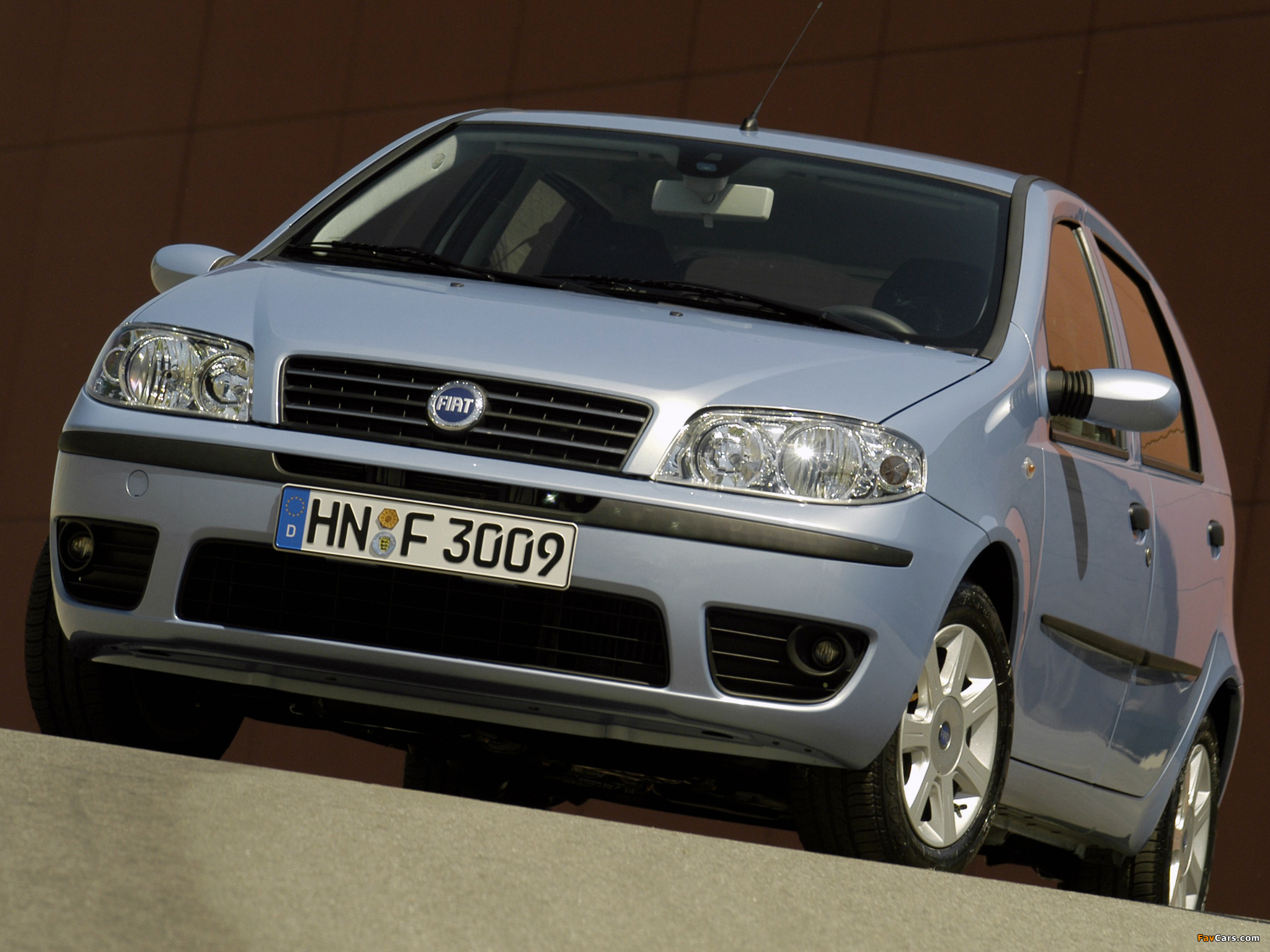 Fiat Punto 5-door (188) 2003–07 wallpapers (2048 x 1536)