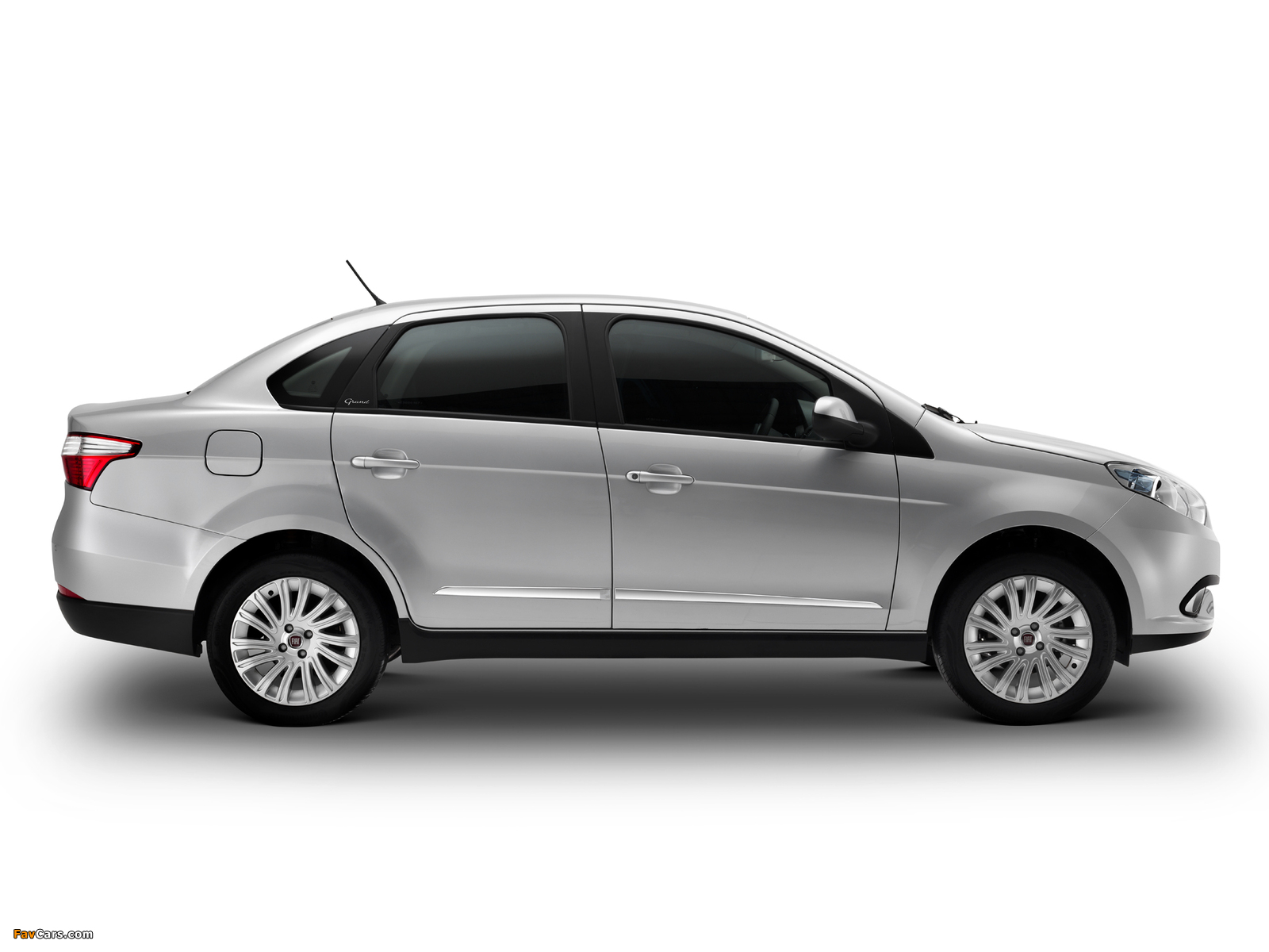 Fiat Grand Siena Essence (326) 2012 pictures (1600 x 1200)