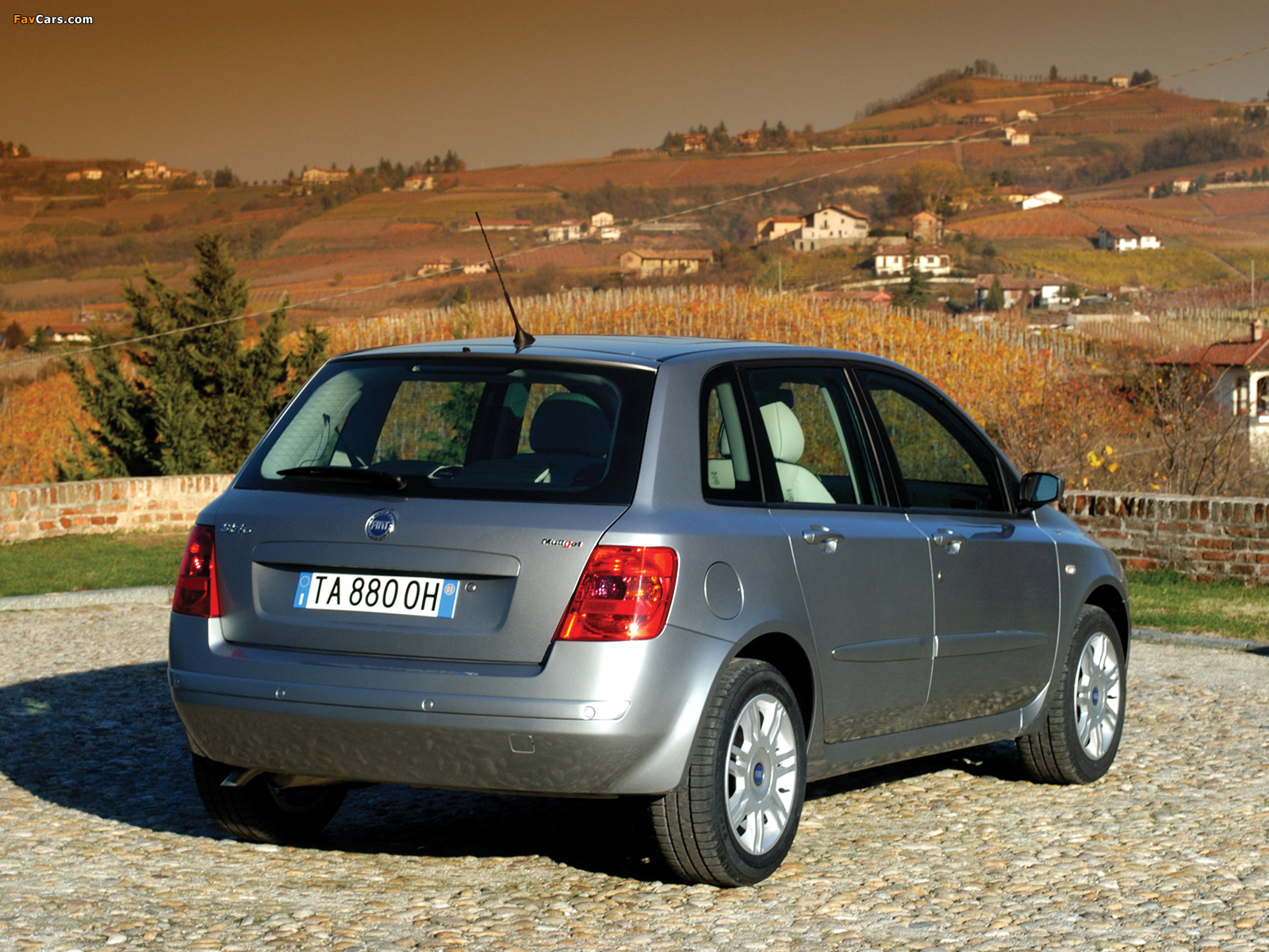 Images of Fiat Stilo 5-door (192) 2004–06 (1600 x 1200)
