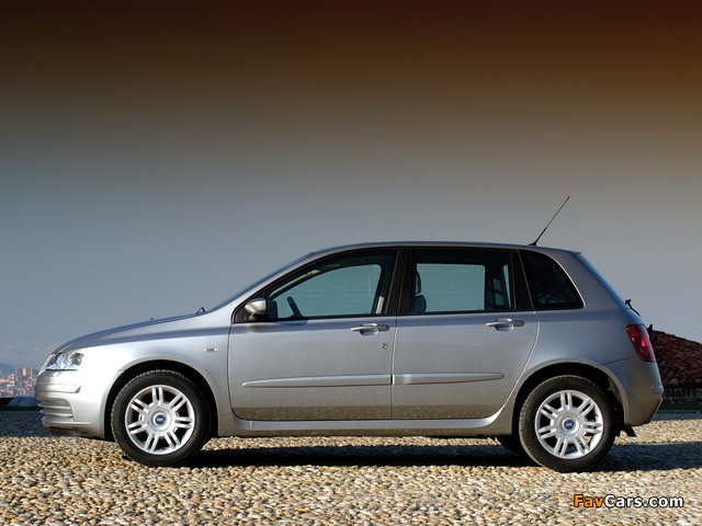Photos of Fiat Stilo 5-door (192) 2004–06 (640 x 480)
