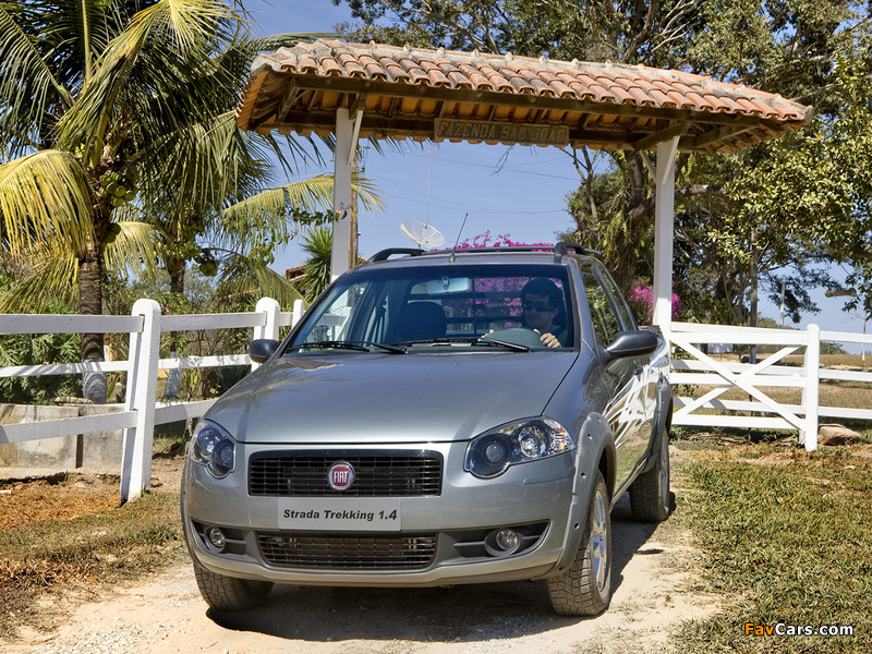 Fiat Strada Trekking CE 2009–12 images (800 x 600)