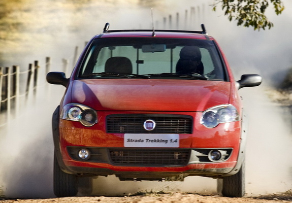 Fiat Strada Trekking CS 2009–12 wallpapers