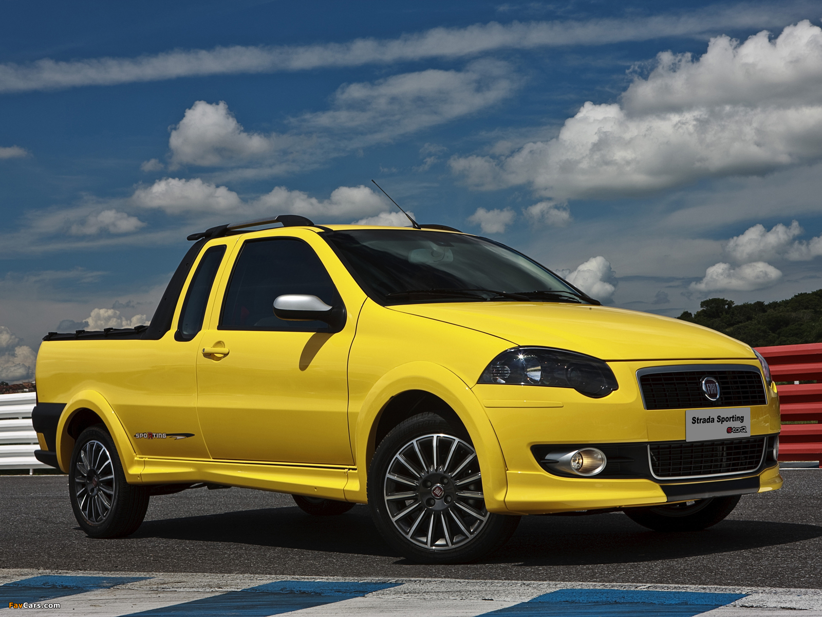 Fiat Strada Sporting 2011–12 pictures (1600 x 1200)