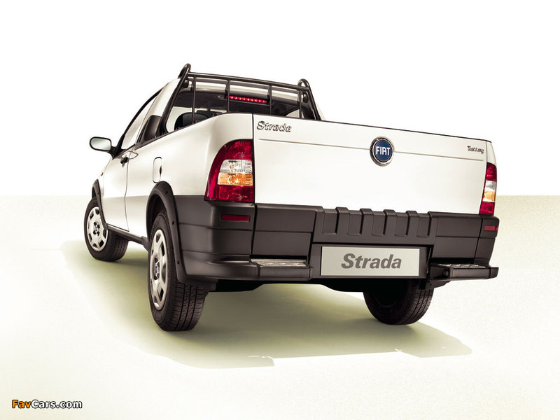 Photos of Fiat Strada Short Cab EU-spec 2006–12 (800 x 600)