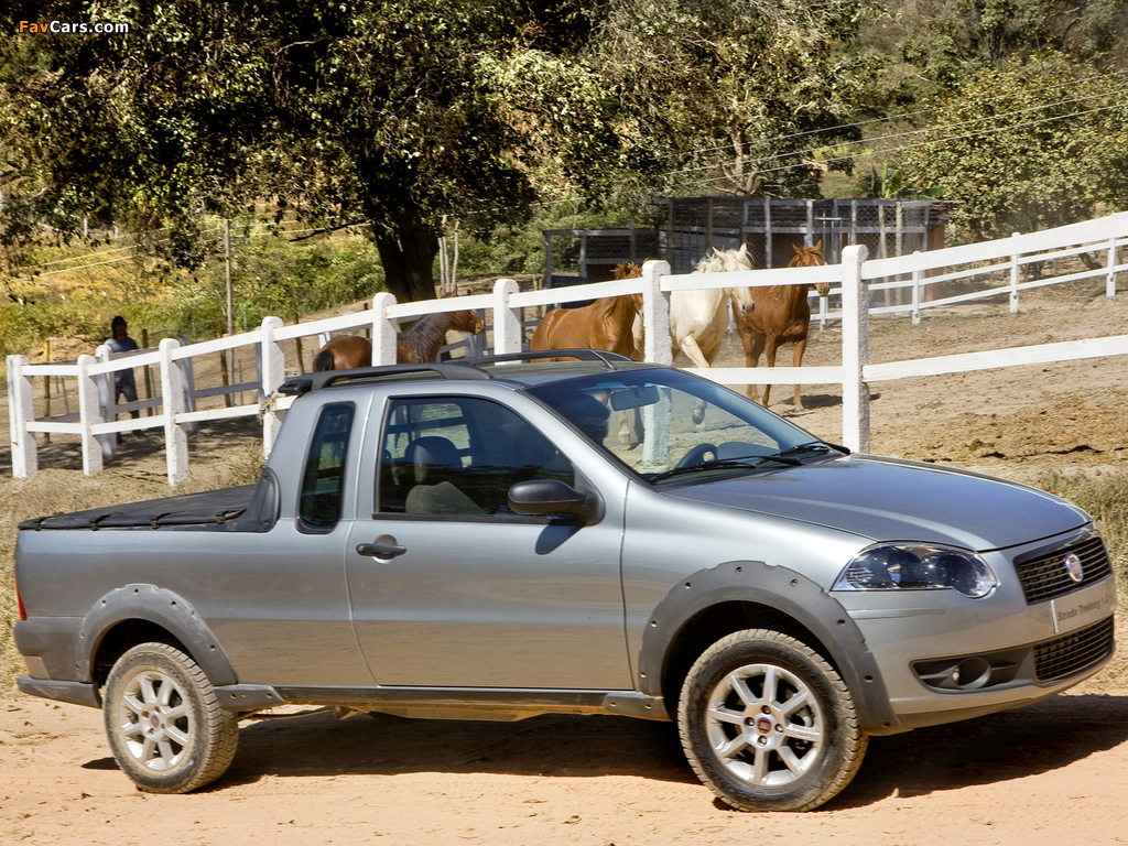 Photos of Fiat Strada Trekking CE 2009–12 (1024 x 768)