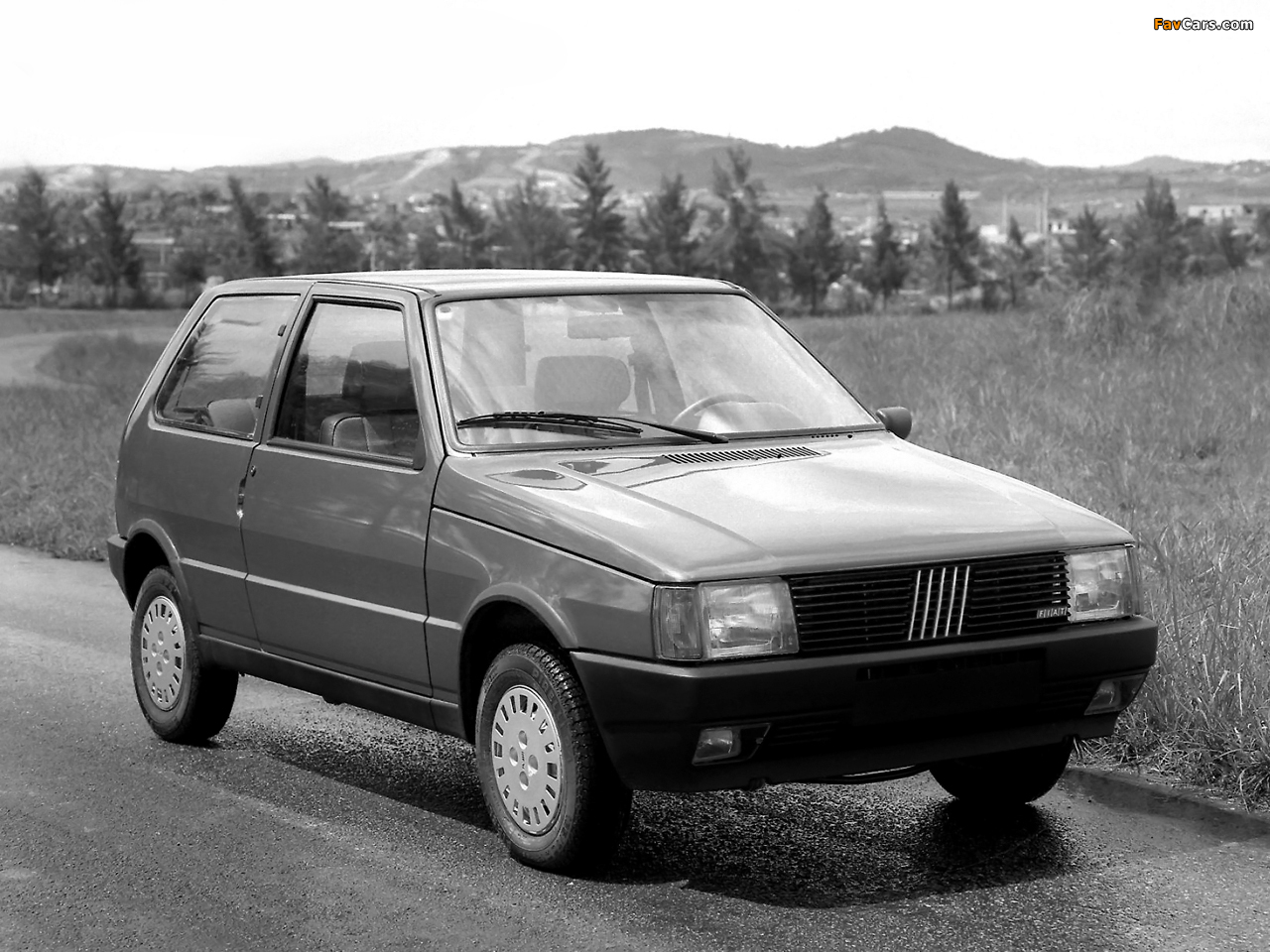Photos of Fiat Uno SX BR-spec (146) 1984–86 (1280 x 960)