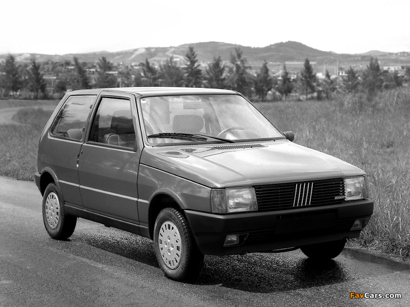 Photos of Fiat Uno SX BR-spec (146) 1984–86 (800 x 600)