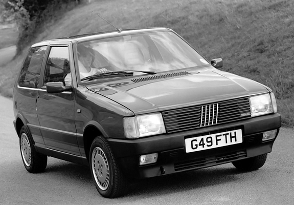 Photos of Fiat Uno Turbo i.e. UK-spec (146) 1985–89