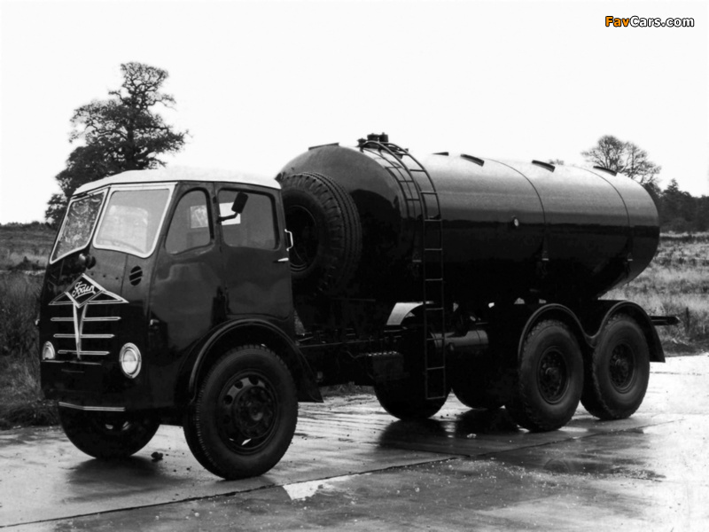 Pictures of Foden S18 FE6/15 Tanker 1949–53 (800 x 600)