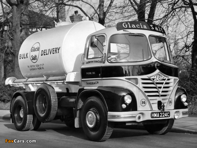 Photos of Foden KE4/14 4x2 Tanker (S21) 1961–72 (640 x 480)