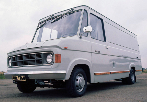 Photos of Ford A-Series Van 1973–82