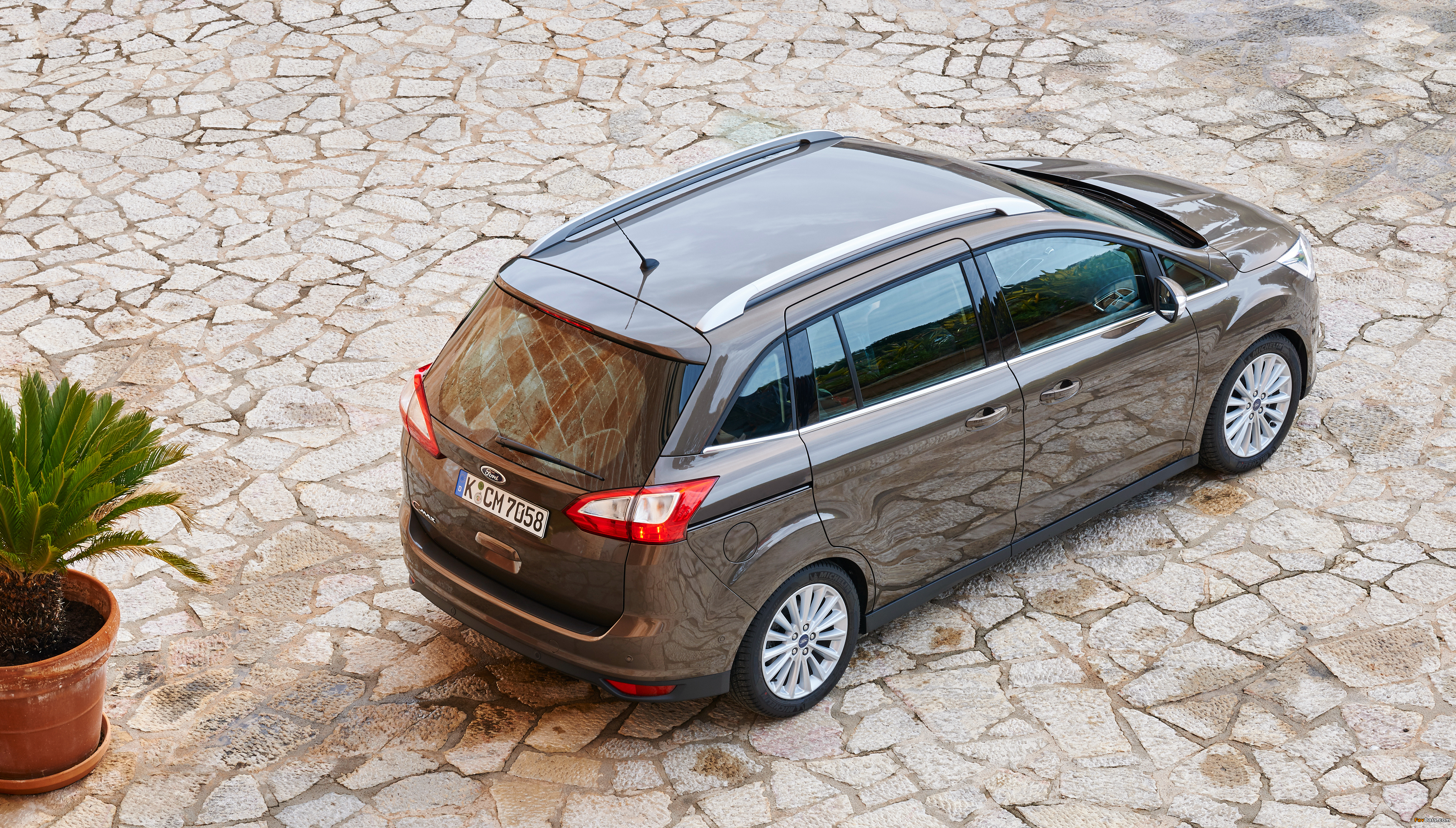 Ford Grand C-MAX 2015 images (4096 x 2329)