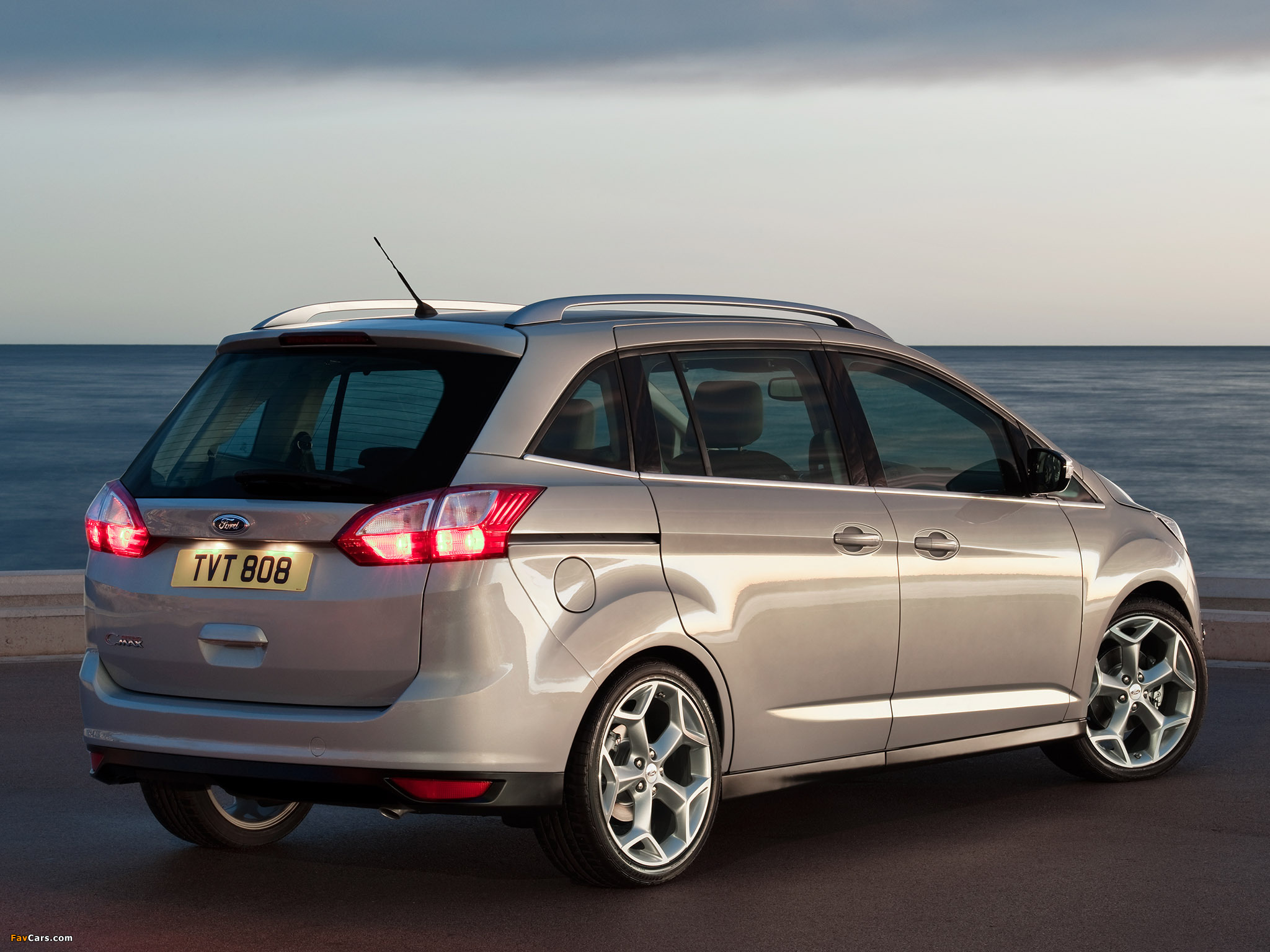 Photos of Ford Grand C-MAX 2010 (2048 x 1536)