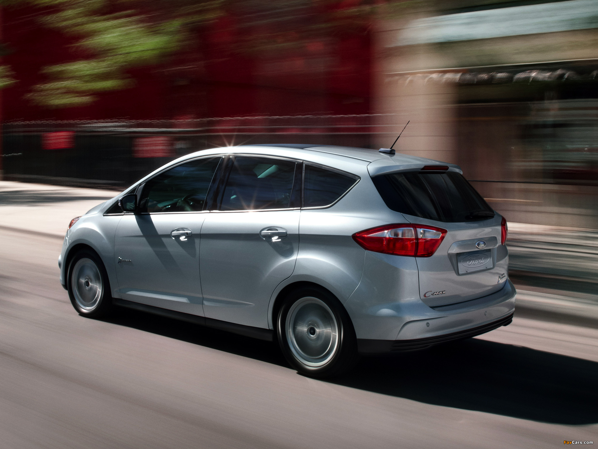 Ford C-MAX Hybrid 2011 wallpapers (2048 x 1536)