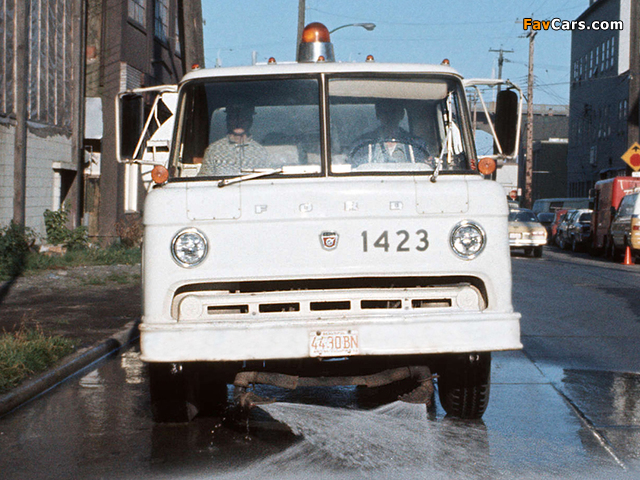 Images of Ford C-600 Sweeper 1957 (640 x 480)