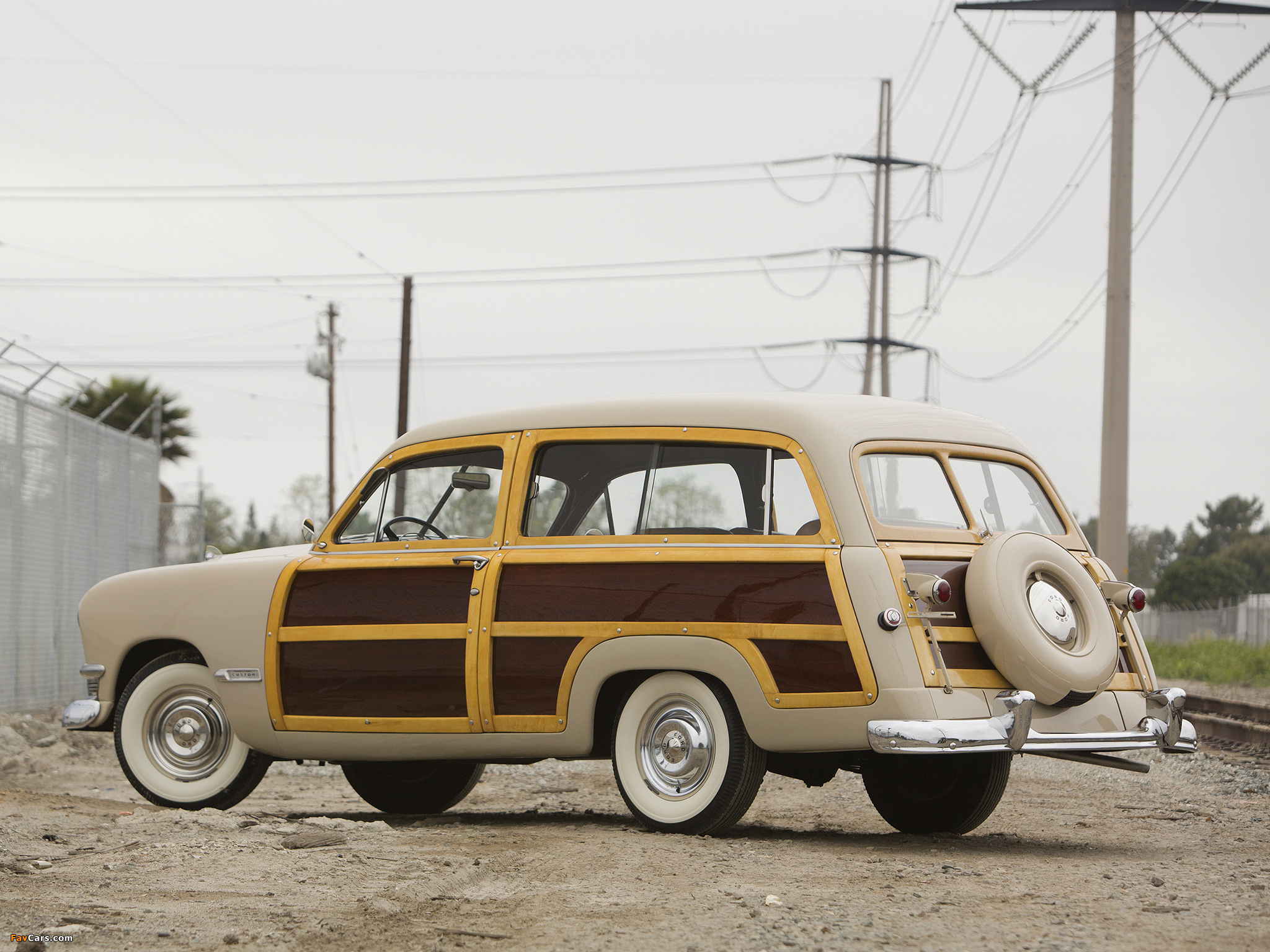 Images of Ford Country Squire (79) 1950 (2048 x 1536)