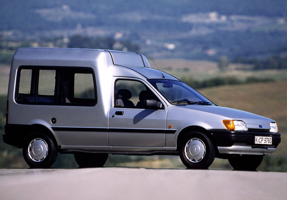 Images of Ford Courier Kombi 1992–95